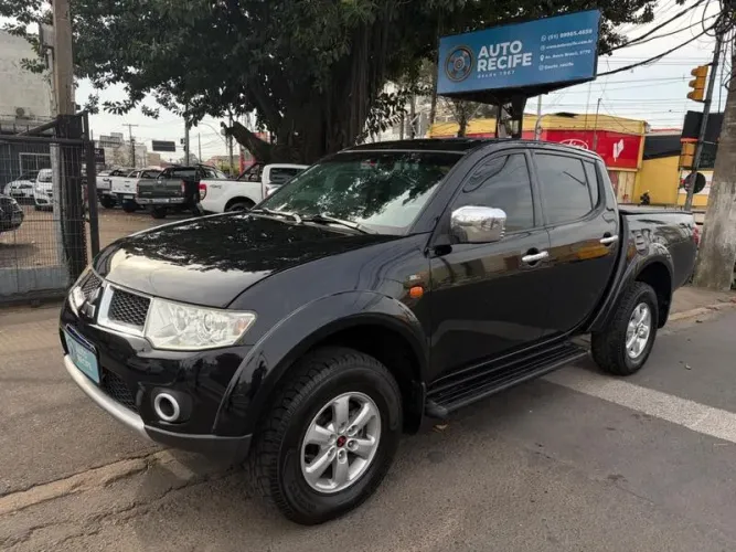 Mitsubishi L200 Triton HPE 3.2 CD TB Int.diesel AUT 2013