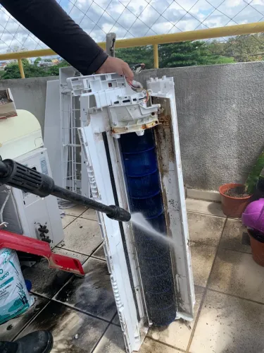 Manutenção em ar condicionado 