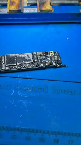 Reparos em placas iPhone e Android
