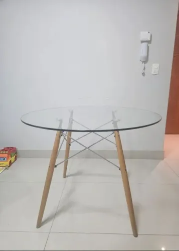 Mesa jantar para 04 lugares. 