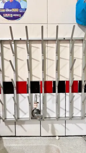 Porta copos cabe 40 copos ótimos para bar 