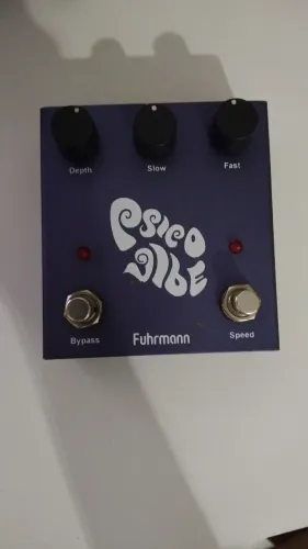 Psico vibe Fuhrmann - pedal analógico de modulação 