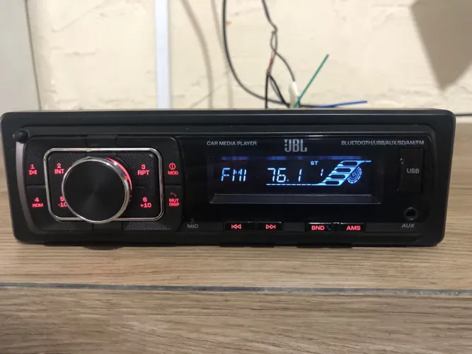 Som automotivo JBL 150 celebrity