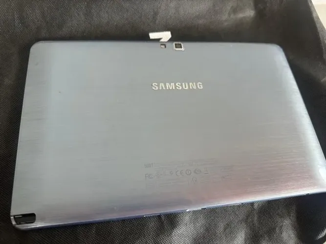 Samsung ATIV Smart PC XE500T1C (LEIA)