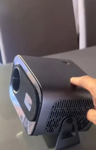 PROJETOR PORTÁTIL 4K ANDROID