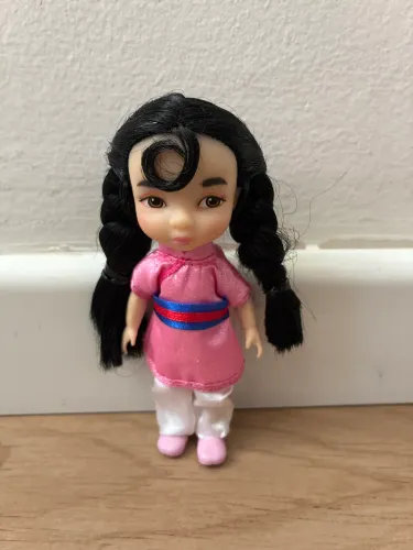 Boneca Mulan mini Animators Disney Store (13cm de altura)