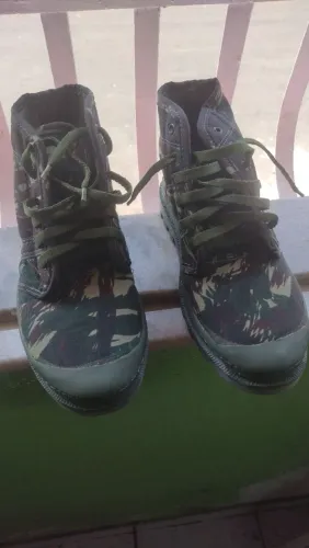 Vendo Bota Camuflada Tam 41 (Leia a Descrição!)<br>
