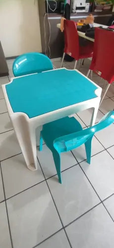 CONJUNTO DE CADEIRAS E MESA