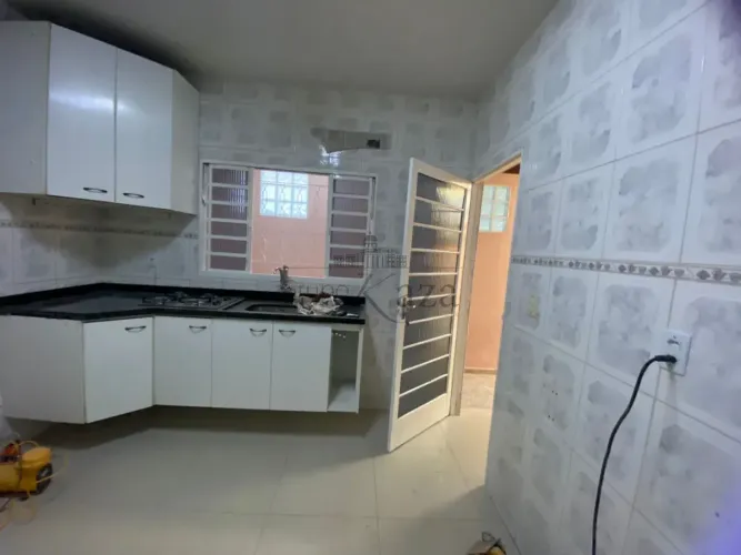 Oportunidade - Casa - Vila Industrial - 3 Dormitórios - 120m².
