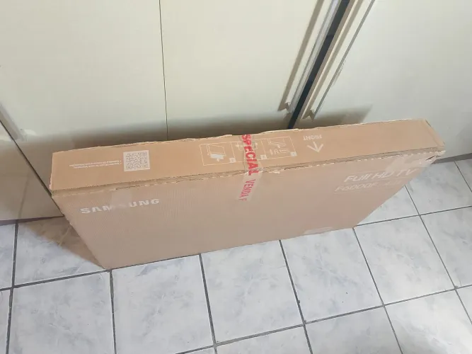 VENDO SMARTV FHD 43 POLEGADAS NOVA NA CAIXA.