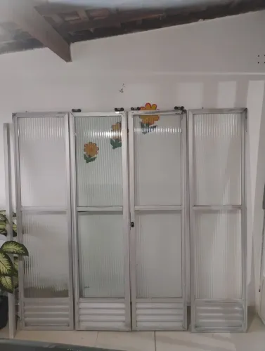 Porta de alumínio com vidro