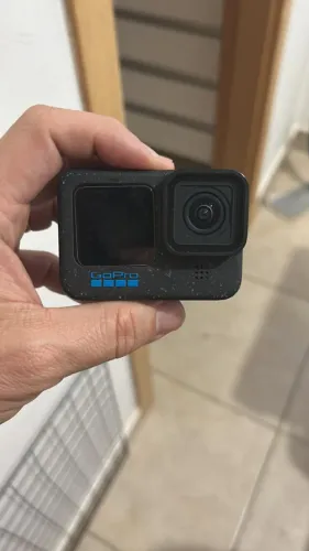 GO PRO 12 POUQUISSIMO USO, PERFEITO ESTADO, COM ACESSÓRIOS, 2 BATERIAS EXTRAS E CARREGADOR