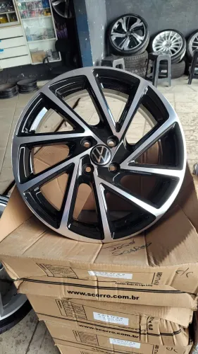 Rodas aro 17 e servem marca scorro<br><br>