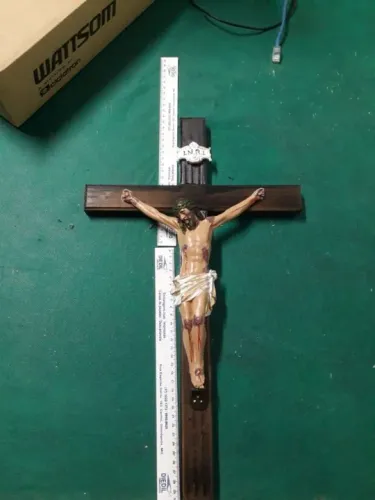 CRUCIFIXO DE PAREDE NOVO, para abençoar seu lar ou negócio