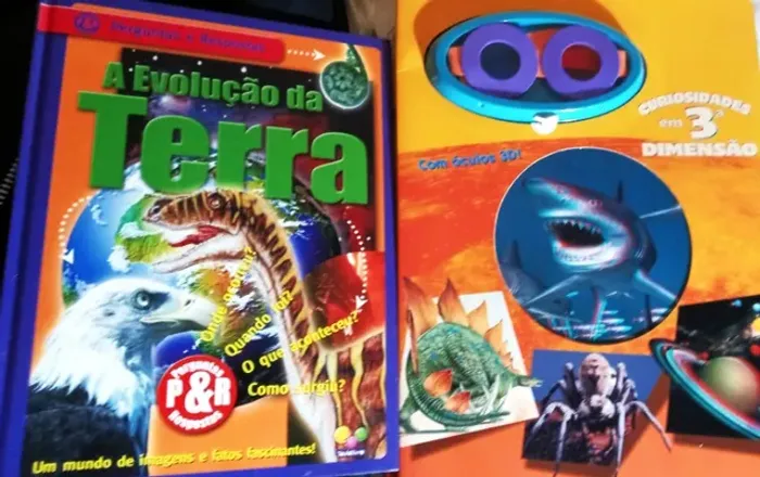  Kit Livros Infantis:Evolução Da Terra P e R, Curiosidades em 3D c Óculos e brinde:Firuli 