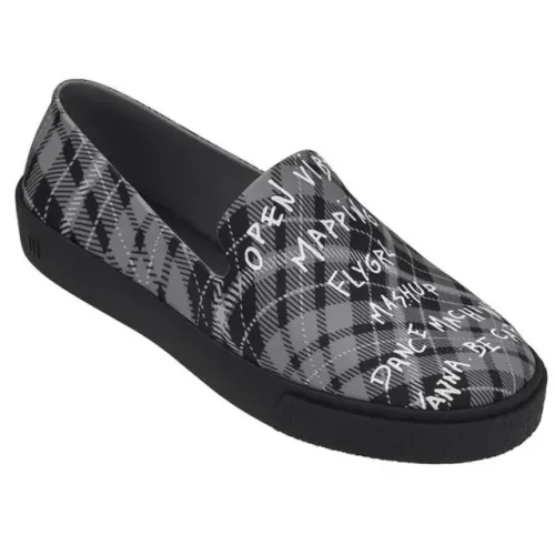 Tênis melissa tamanho 36