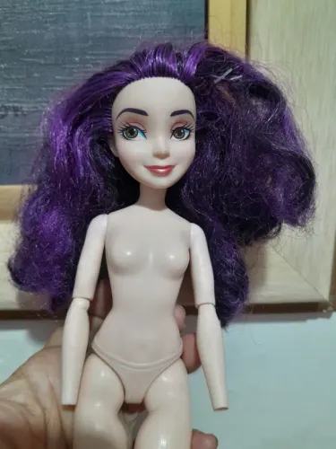 Sucata boneca descendente linda!!!!
