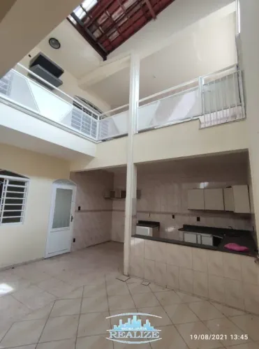 Cód. 4385 - Vende casa no bairro Cidade Nobre, 05 quartos, sendo 01 suíte, 03 salas