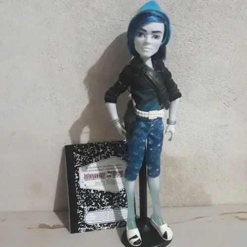 Boneco Invisibilly (New Scaremaster) monster high