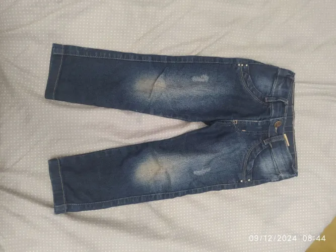 Calça jeans infantil, em bom estado