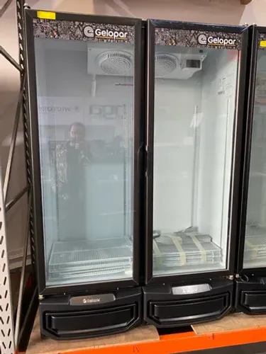 Expositor Cerveja/carnes Gelopar - 950 litros