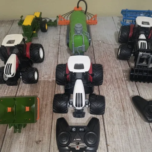 QUEIMA DE ESTOQUE: Kit trator agrícola de controle remoto, trator e implementos.