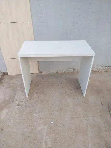 Vendo escrivaninha de fábrica.