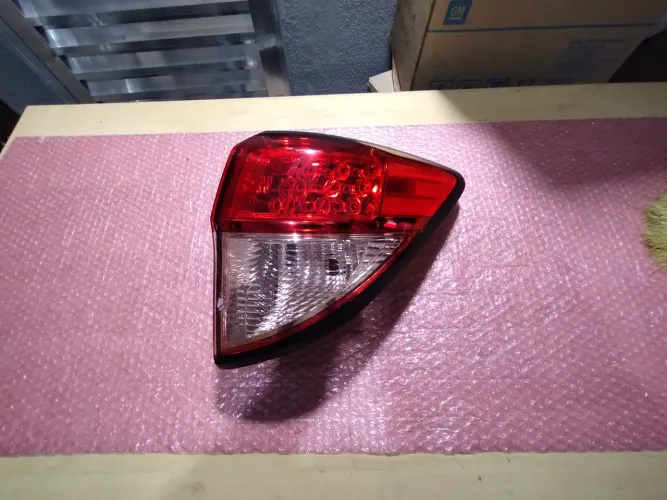 Lanterna traseira direita canto led  hr-v 2015 2018 original usada restaurada CD 356