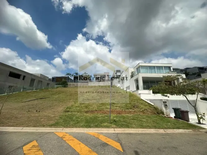 Condomínio Gênesis 02 - EXCELENTE TERRENO EM ACLIVE - VENDA - COND. GÊNESIS 2 - Lindo Terr