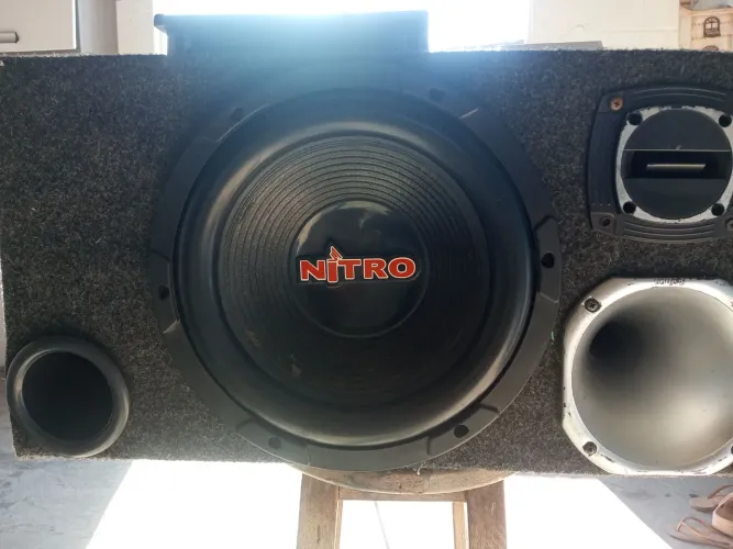 Oportunidade de comprar som de qualidade e muito grave