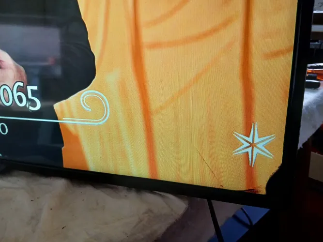 TV com defeito na tela - Ideal para conserto ou peças