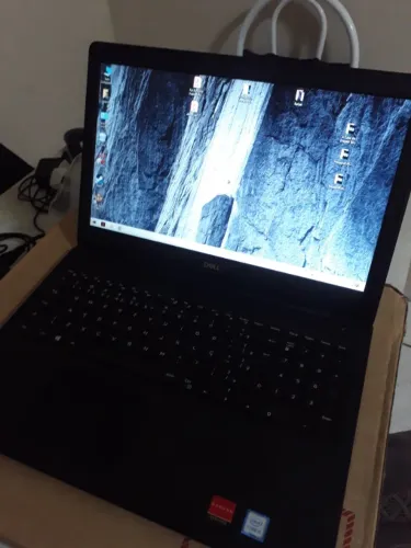 Dell inspiron 15 i5 8gb 256 SSD - Radeon 520
