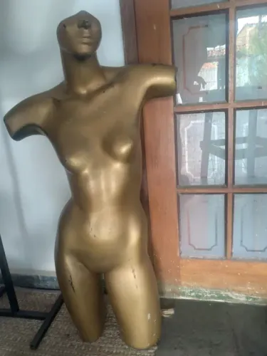 Manequim Feminino para Loja