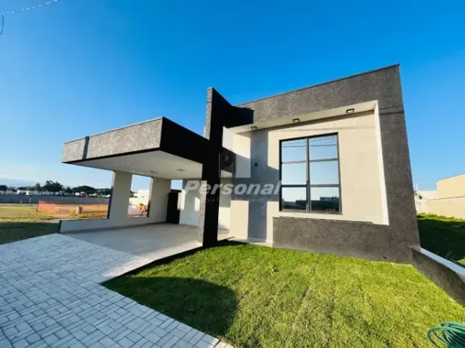 Linda casa com piscina de 3 dormitórios sendo 1 suíte Cond, Perola do Vale