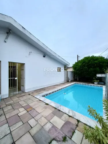 OPORTUNIDADE CASA NA TAMARINEIRA COM PISCINA - LOCALIZAÇÃO EXTRA