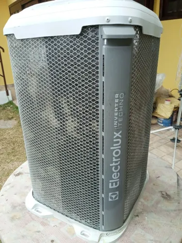 Condensadora Electrolux 22 mil BTU Inverter Frio 