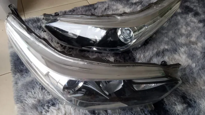 yaris ano 2020 par de farol led xenom