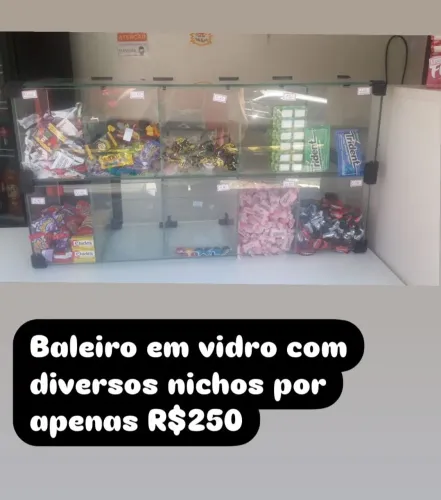 Baleiro de vidro com nichos para doces