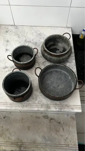 Panelas de Pedra Sabão - Diversos Tamanhos e Capacidades