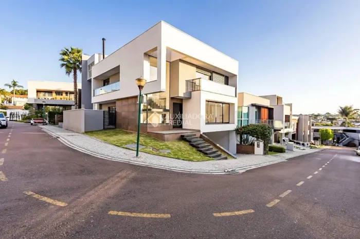 Casa em condomínio no Boa Vista - 4 suítes, 4 vagas e espaço gourmet
