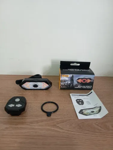 Lanterna traseira para bicicleta com controle 
