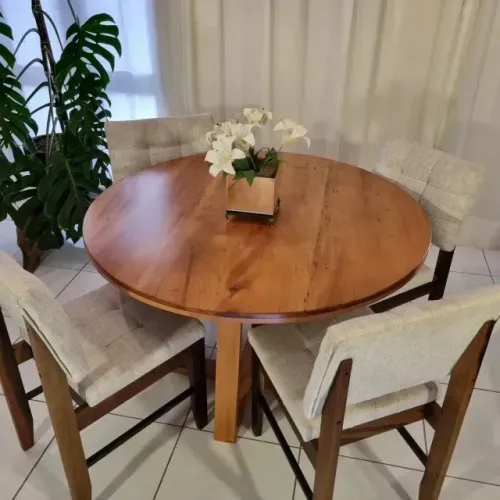 Mesa De Jantar Redonda Demolição Peroba Rosa 120cm 5 Lugares