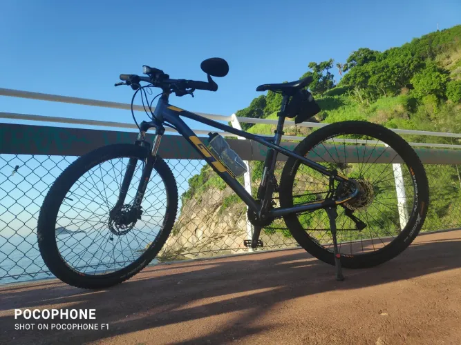 Bicicleta GT Avalanche Comp 29 - MTB