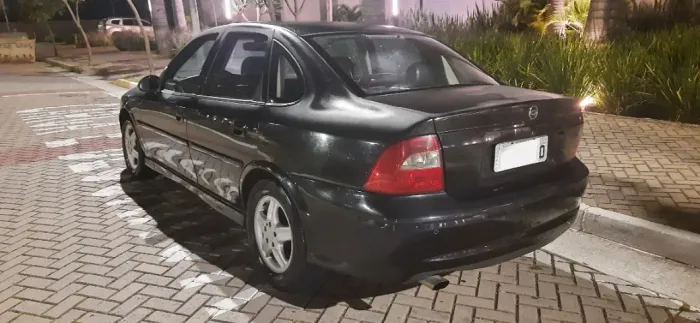 Chevrolet Vectra CD 2.2 16V / 2.0 16V Mec./aut. 2001