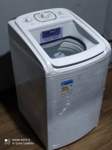 Vendo máquina Electrolux moderna 11 kg 