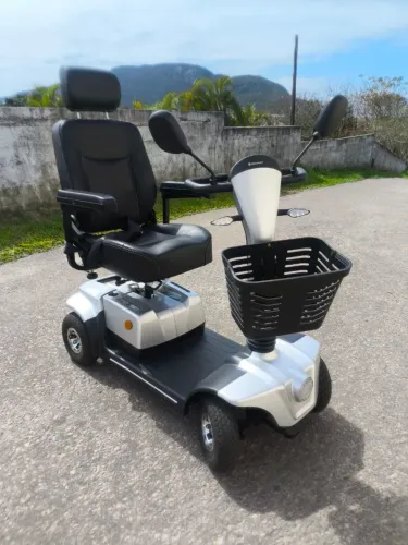 Cadeira Motorizada Scooter Elétrica Cs Dellamed Até 150kg