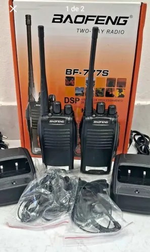 Rádio Comunicador Baofeng - Kit com 2 Unidades + Carregadores + Fones -