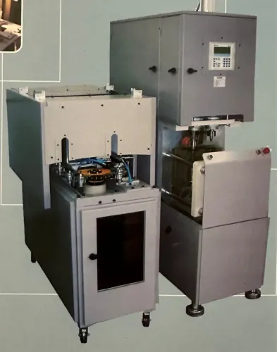 Aluguel de Máquina Sopradora PET de duas cavidades 