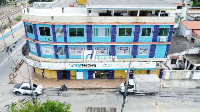 Lojas e Salas Comerciais de 15 a 300m2 no Centro de Nova Iguaçu.