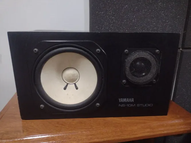 Caixas de som Yamaha NS-10M Studio
